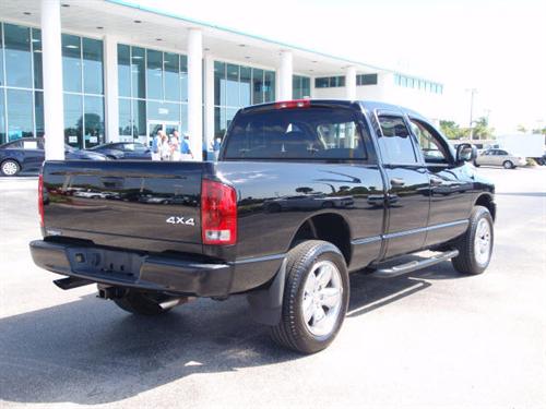Dodge Ram Pickup 2003 photo 2