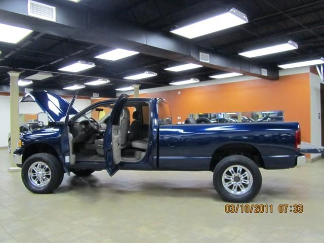 Dodge Ram Pickup 2003 photo 3