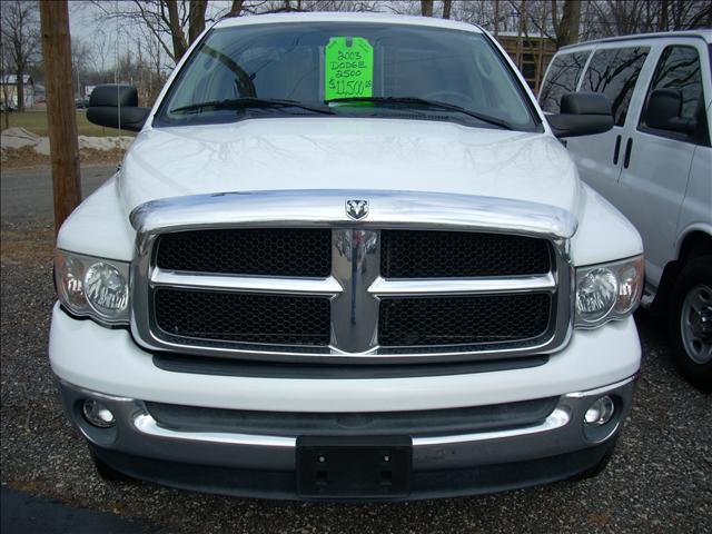 Dodge Ram Pickup 2003 photo 1
