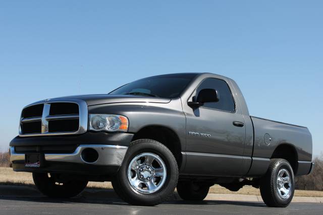 Dodge Ram Pickup 2003 photo 2