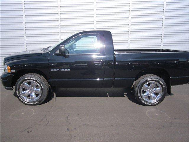 Dodge Ram Pickup 2003 photo 1