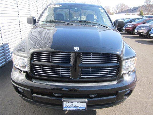 Dodge Ram Pickup 2003 photo 3