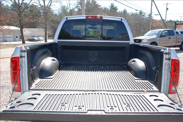 Dodge Ram Pickup 2003 photo 4
