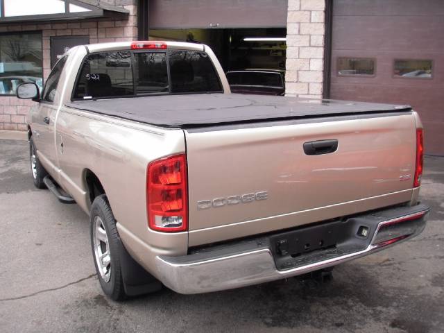 Dodge Ram Pickup 2003 photo 2