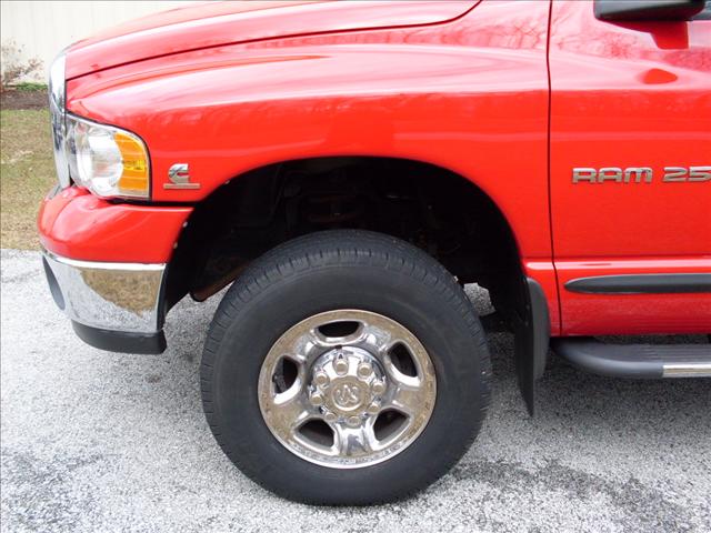 Dodge Ram Pickup 2003 photo 1