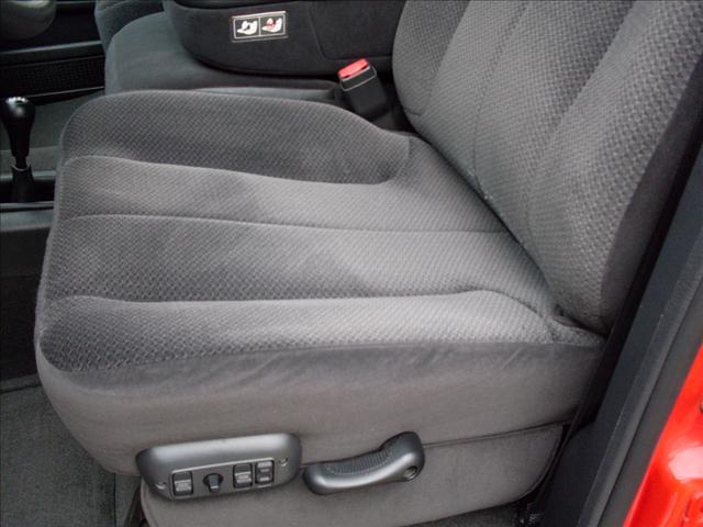 Dodge Ram Pickup 2003 photo 3