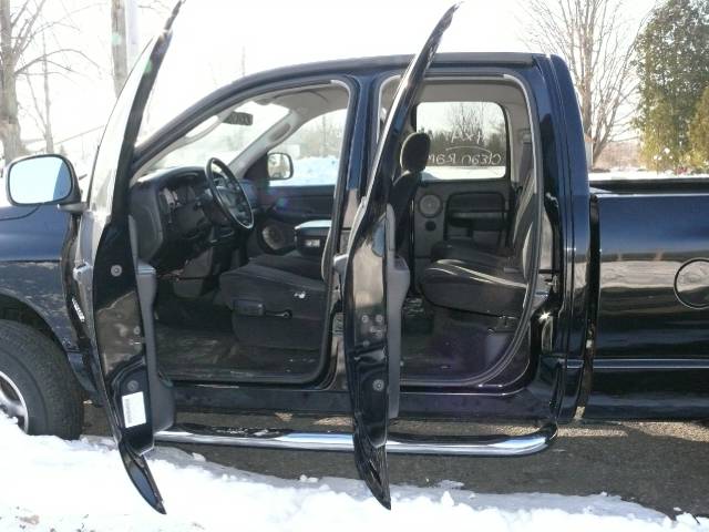 Dodge Ram Pickup 2003 photo 1