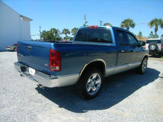Dodge Ram Pickup 2003 photo 2