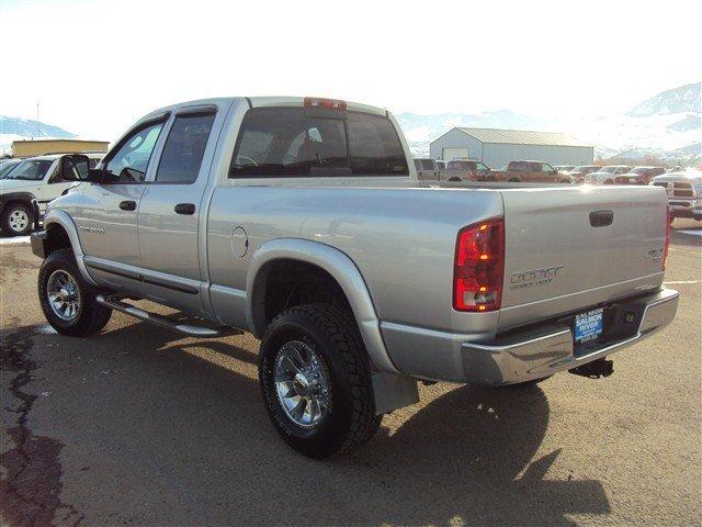 Dodge Ram Pickup 2003 photo 2