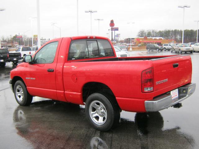 Dodge Ram Pickup 2003 photo 2