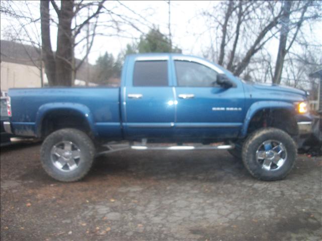 Dodge Ram Pickup 2003 photo 1