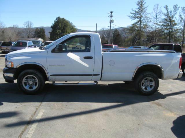 Dodge Ram Pickup 2003 photo 1