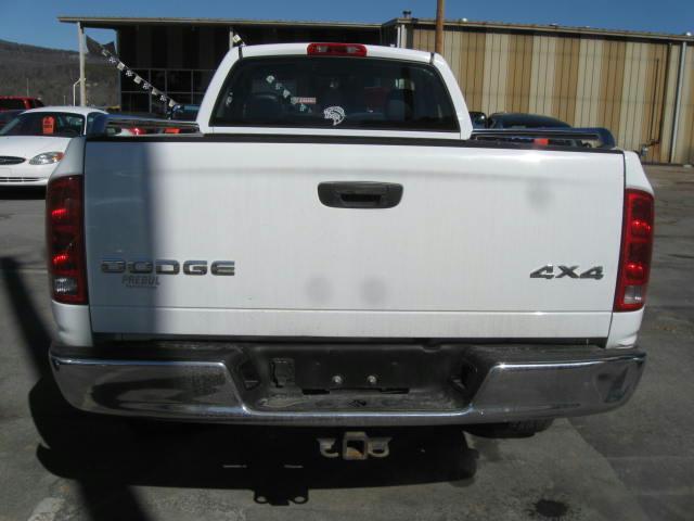Dodge Ram Pickup 2003 photo 2