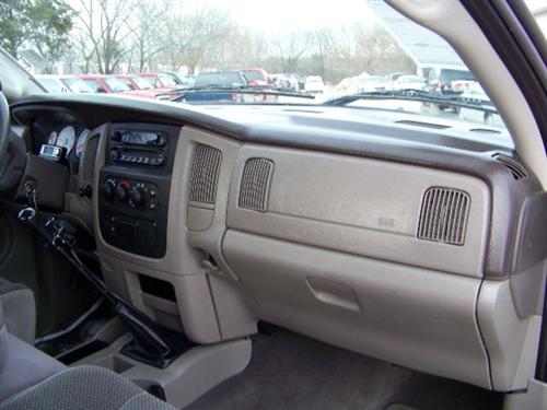 Dodge Ram Pickup 2003 photo 4