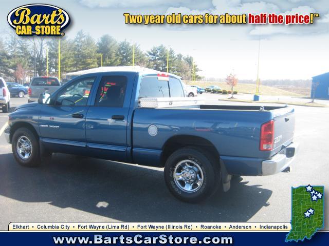 Dodge Ram Pickup 2003 photo 2