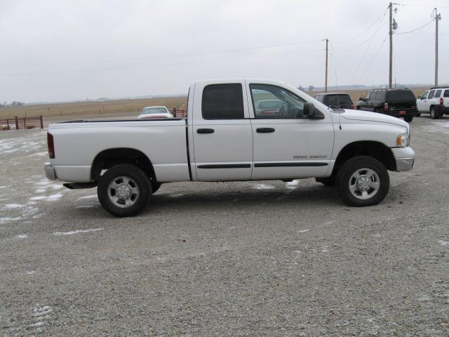 Dodge Ram Pickup 2003 photo 2