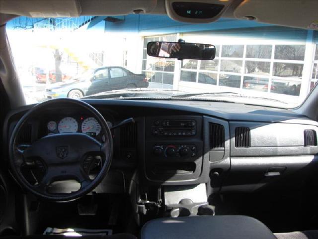 Dodge Ram Pickup 2003 photo 3