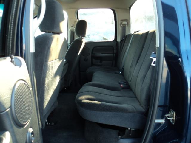 Dodge Ram Pickup 2003 photo 2