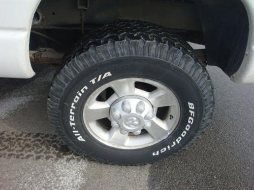 Dodge Ram Pickup 2003 photo 2