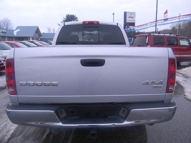 Dodge Ram Pickup 2003 photo 2