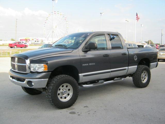 Dodge Ram Pickup 2003 photo 2