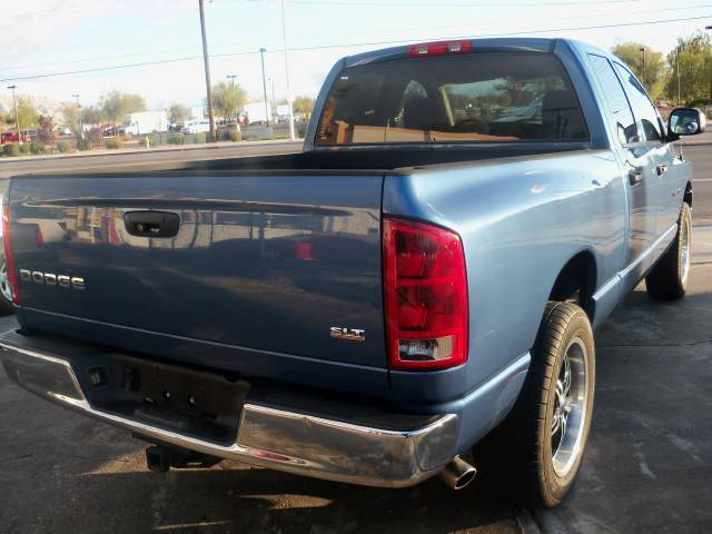 Dodge Ram Pickup 2003 photo 2