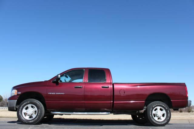 Dodge Ram Pickup 2003 photo 2