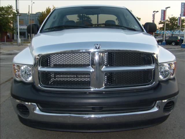 Dodge Ram Pickup 2003 photo 2