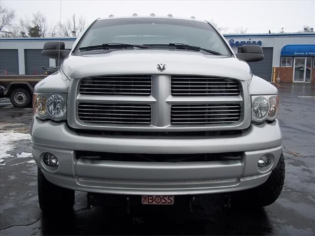 Dodge Ram Pickup 2003 photo 1