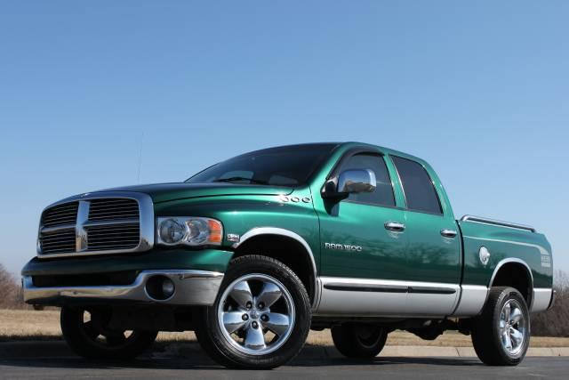 Dodge Ram Pickup 2003 photo 2