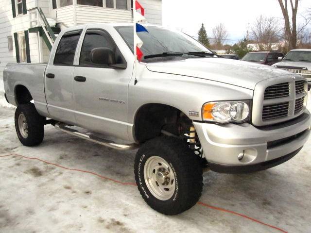 Dodge Ram Pickup 2003 photo 2
