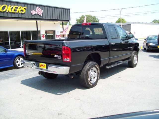 Dodge Ram Pickup 2003 photo 2
