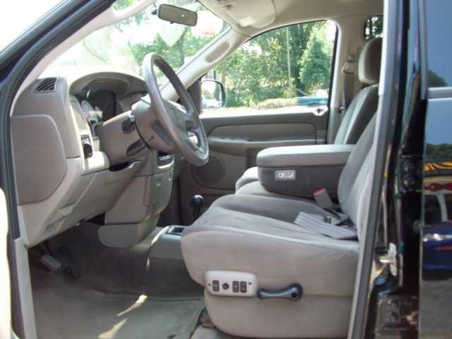 Dodge Ram Pickup 2003 photo 3