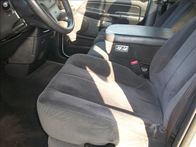 Dodge Ram Pickup 2003 photo 2