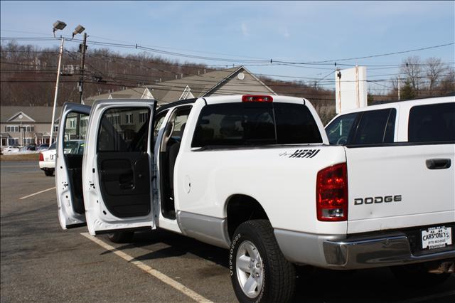 Dodge Ram Pickup 2003 photo 2