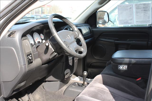 Dodge Ram Pickup 2003 photo 4