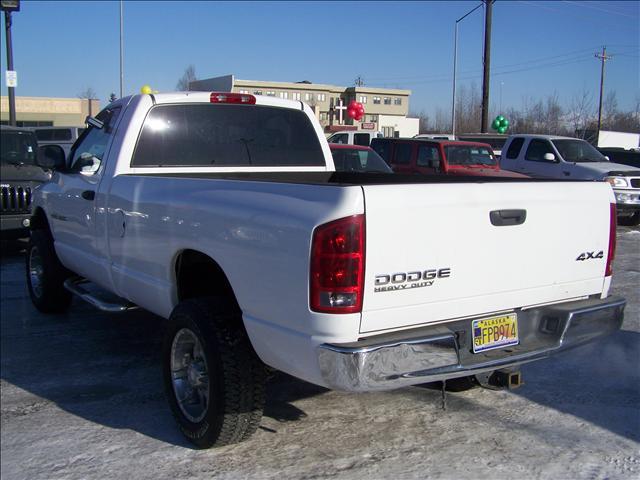 Dodge Ram Pickup 2003 photo 2