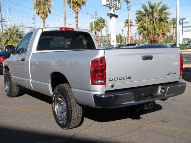 Dodge Ram Pickup 2003 photo 2