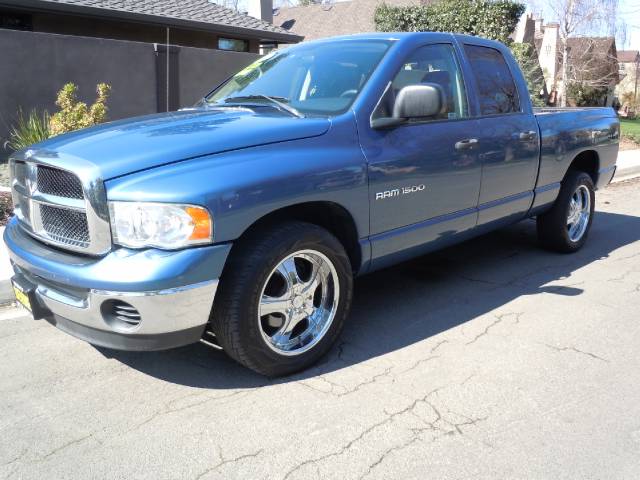 Dodge Ram Pickup 2004 photo 3