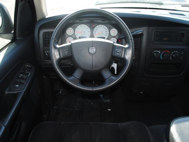 Dodge Ram Pickup 2004 photo 4