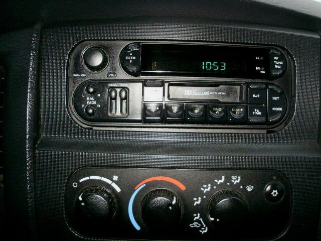 Dodge Ram Pickup 2004 photo 1