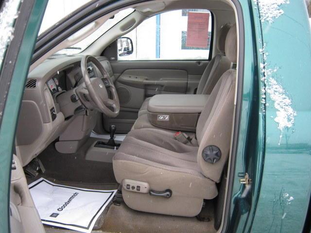 Dodge Ram Pickup 2004 photo 4
