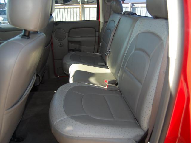 Dodge Ram Pickup 2004 photo 1