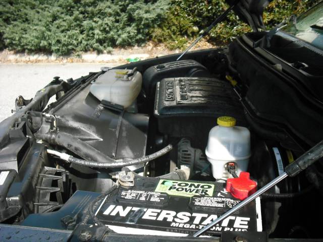 Dodge Ram Pickup 2004 photo 2