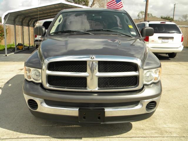 Dodge Ram Pickup 2004 photo 1