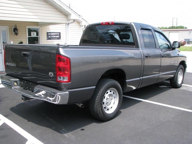 Dodge Ram Pickup 2004 photo 2