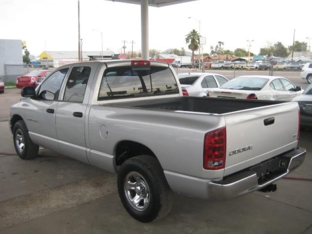 Dodge Ram Pickup 2004 photo 2