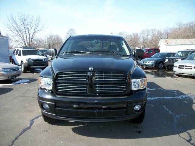 Dodge Ram Pickup 2004 photo 1