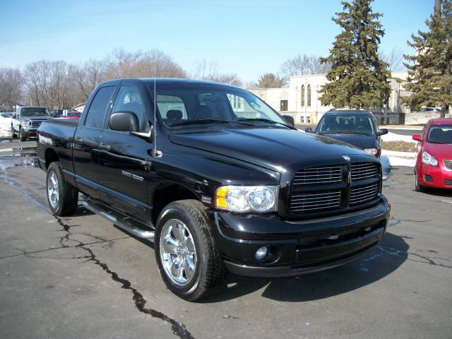 Dodge Ram Pickup 2004 photo 2
