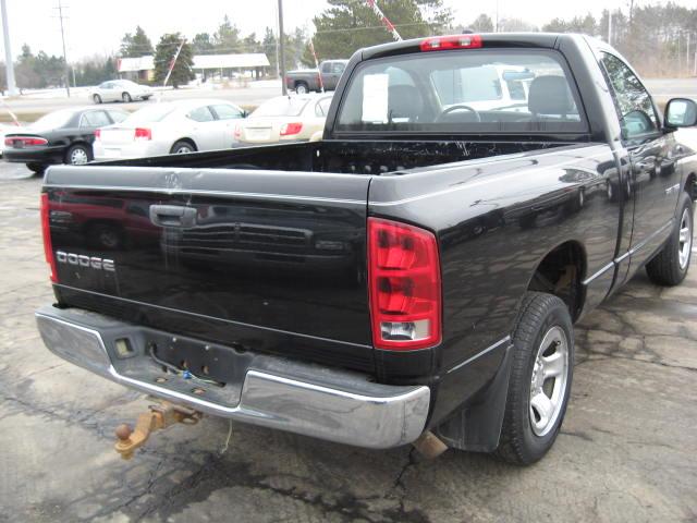 Dodge Ram Pickup 2004 photo 2